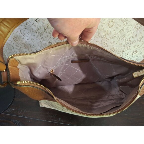 Michael Kors Aria Large Signature Logo Jacquard Shoulder Bag-Excellent Condition - Picture 10 of 12